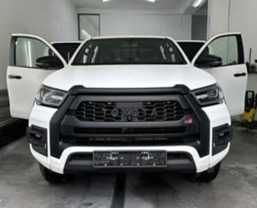 Toyota Hilux GR 2023 покраска в раптор Антихром Autoroom kz Alamaty